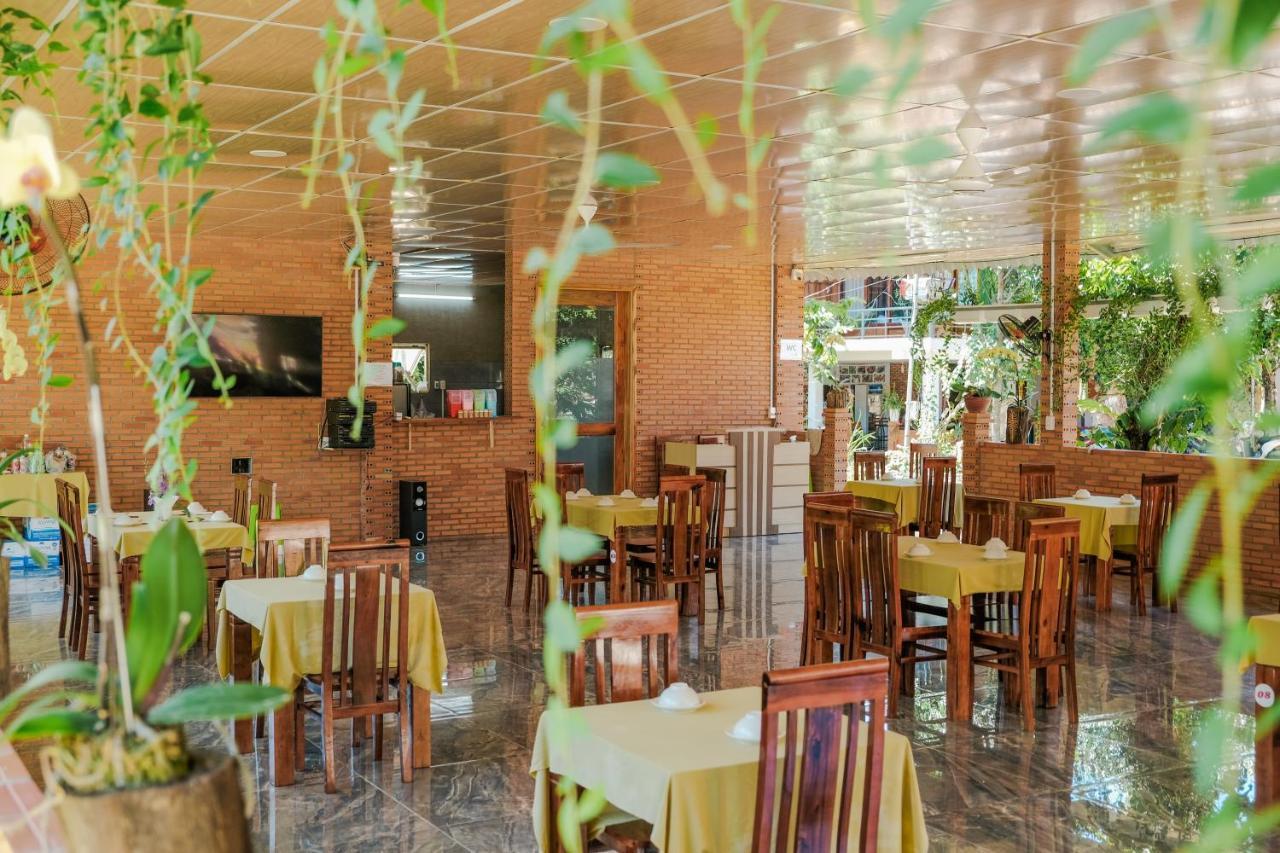Lava Rock Viet Nam Lodge Anhfly Resort Nam Cat Tien Bagian luar foto