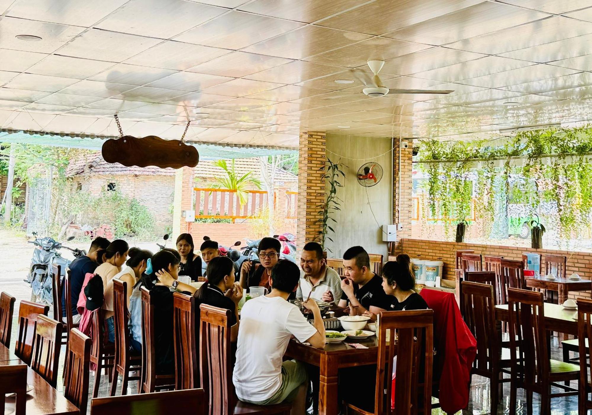 Lava Rock Viet Nam Lodge Anhfly Resort Nam Cat Tien Bagian luar foto