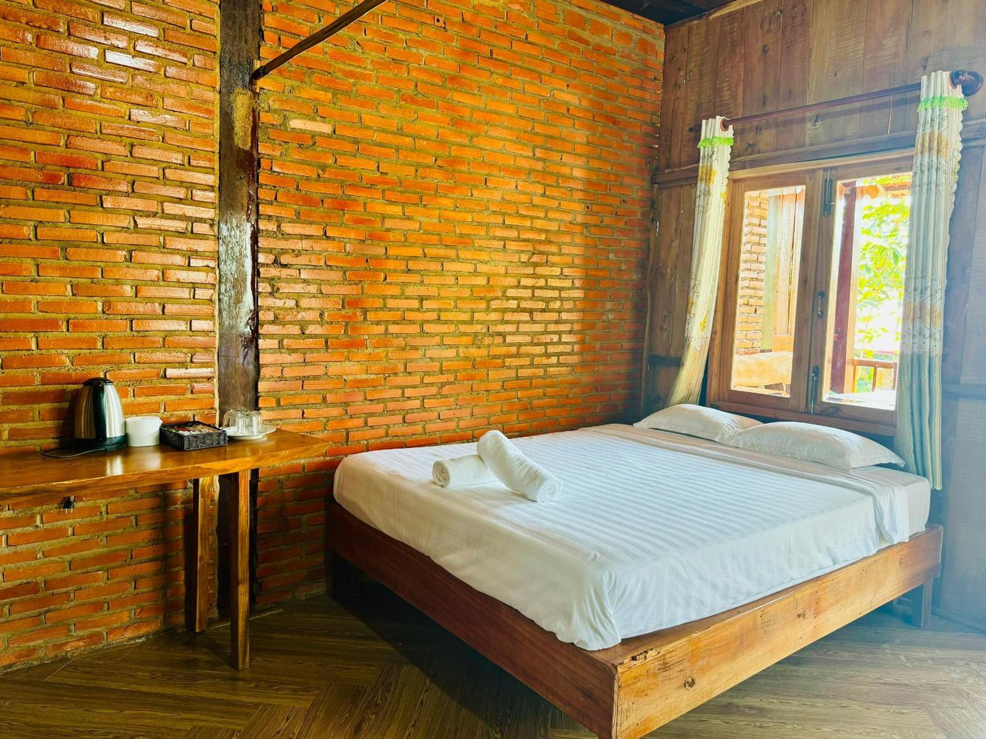 Lava Rock Viet Nam Lodge Anhfly Resort Nam Cat Tien Bagian luar foto