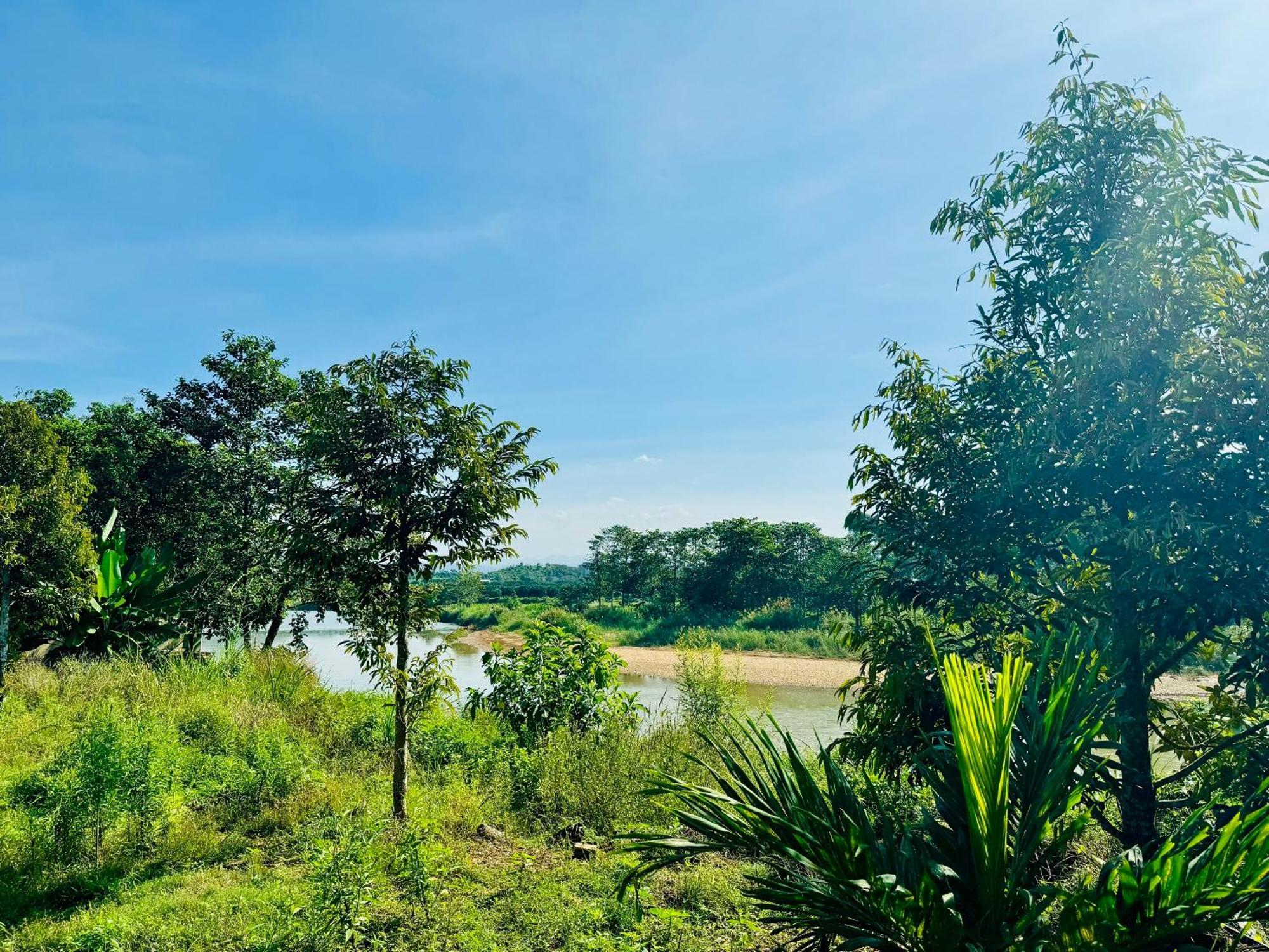 Lava Rock Viet Nam Lodge Anhfly Resort Nam Cat Tien Bagian luar foto