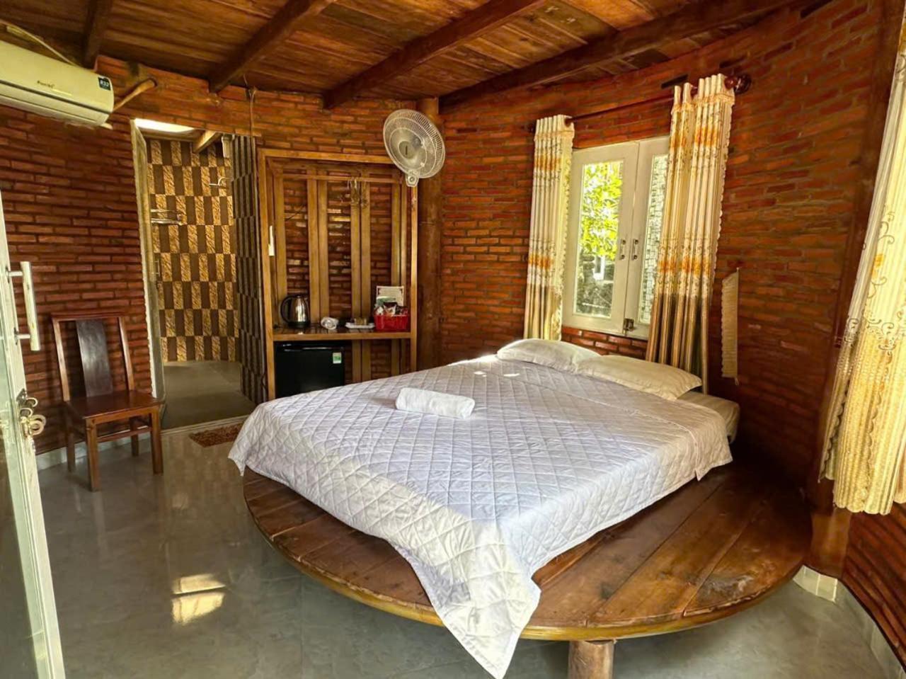 Lava Rock Viet Nam Lodge Anhfly Resort Nam Cat Tien Bagian luar foto
