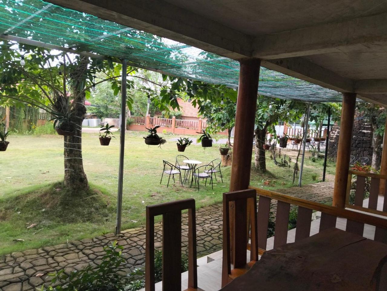 Lava Rock Viet Nam Lodge Anhfly Resort Nam Cat Tien Bagian luar foto