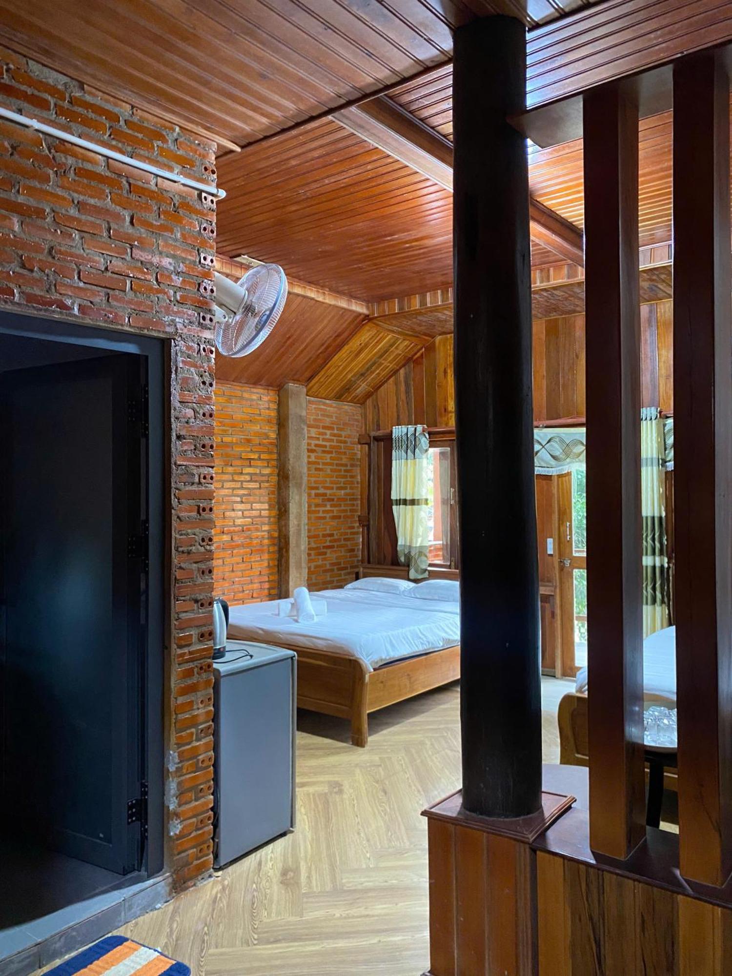 Lava Rock Viet Nam Lodge Anhfly Resort Nam Cat Tien Bagian luar foto