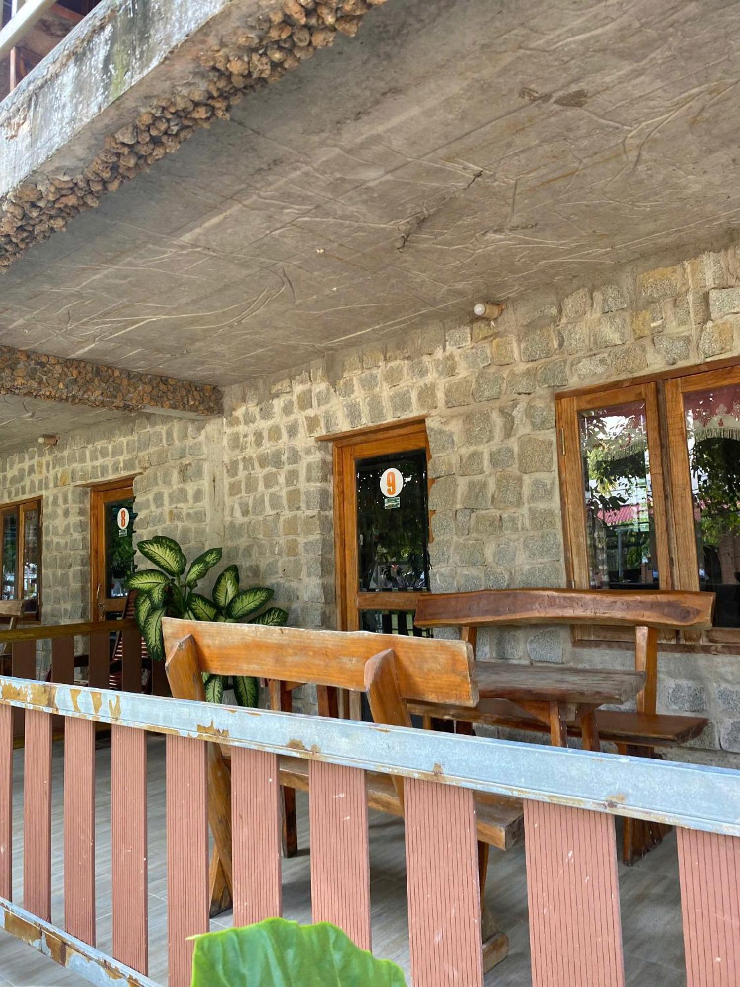 Lava Rock Viet Nam Lodge Anhfly Resort Nam Cat Tien Bagian luar foto